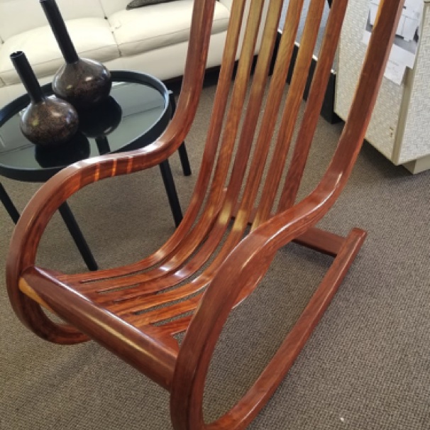 Che Chent Rocking Chair